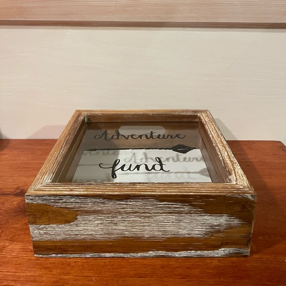 NWOT - ADVENTURE FUND CASH BOX - Picture 6 of 6